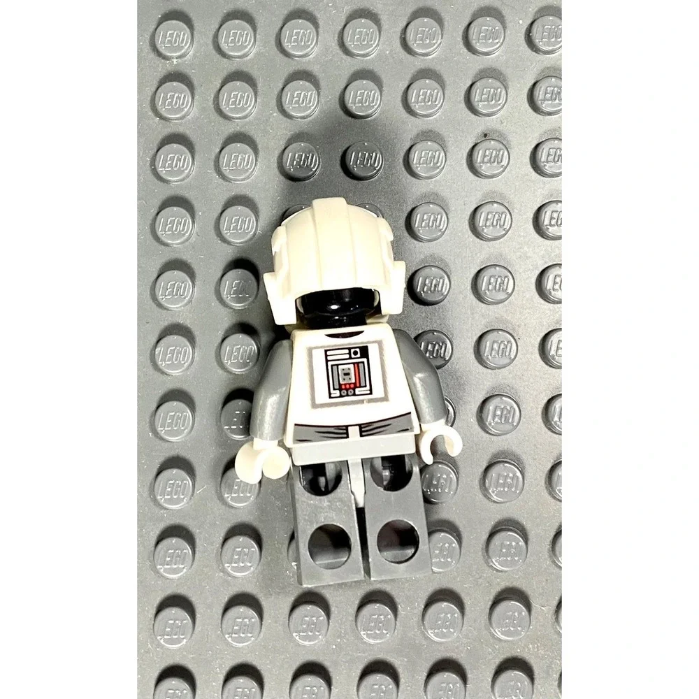 Lego Star Wars Minifigure ATAT Driver Red Imperial Logo Helmet, Stormtrooper
